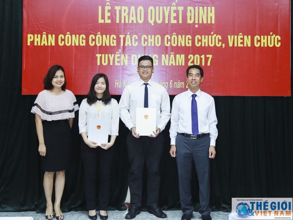 bo ngoai giao trao quyet dinh phan cong cong tac