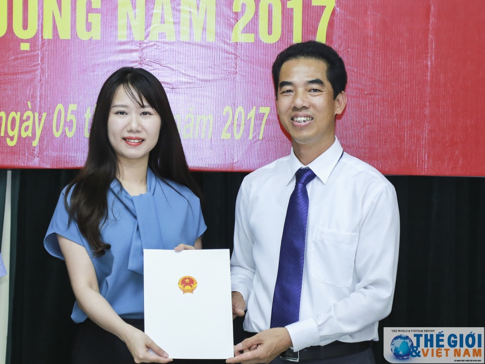 bo ngoai giao trao quyet dinh phan cong cong tac