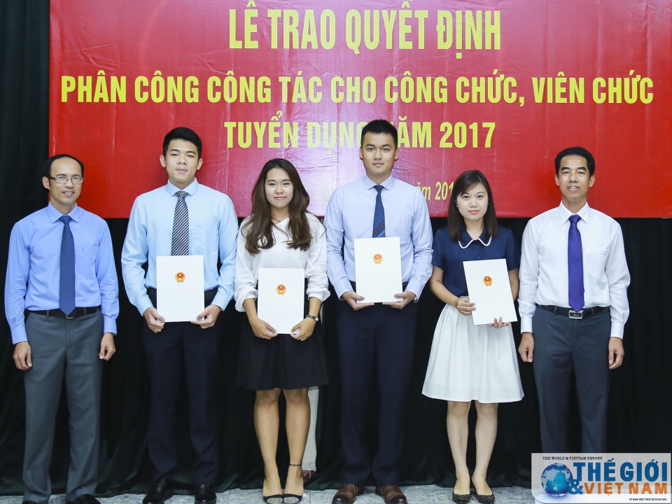 bo ngoai giao trao quyet dinh phan cong cong tac