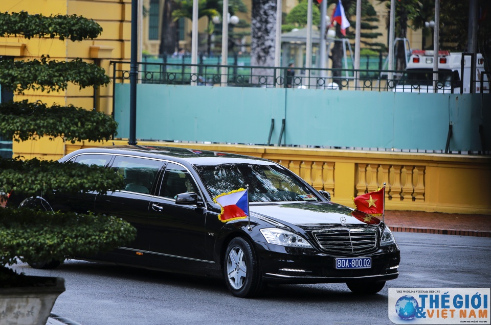 toan canh le don chinh thuc tong thong czech milos zeman tai phu chu tich