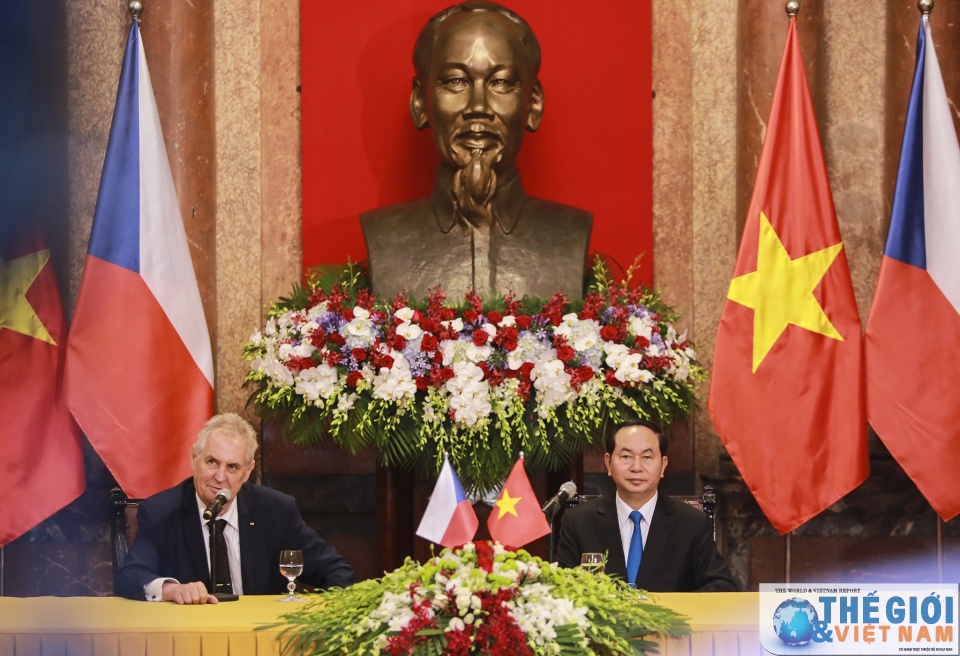 toan canh le don chinh thuc tong thong czech milos zeman tai phu chu tich