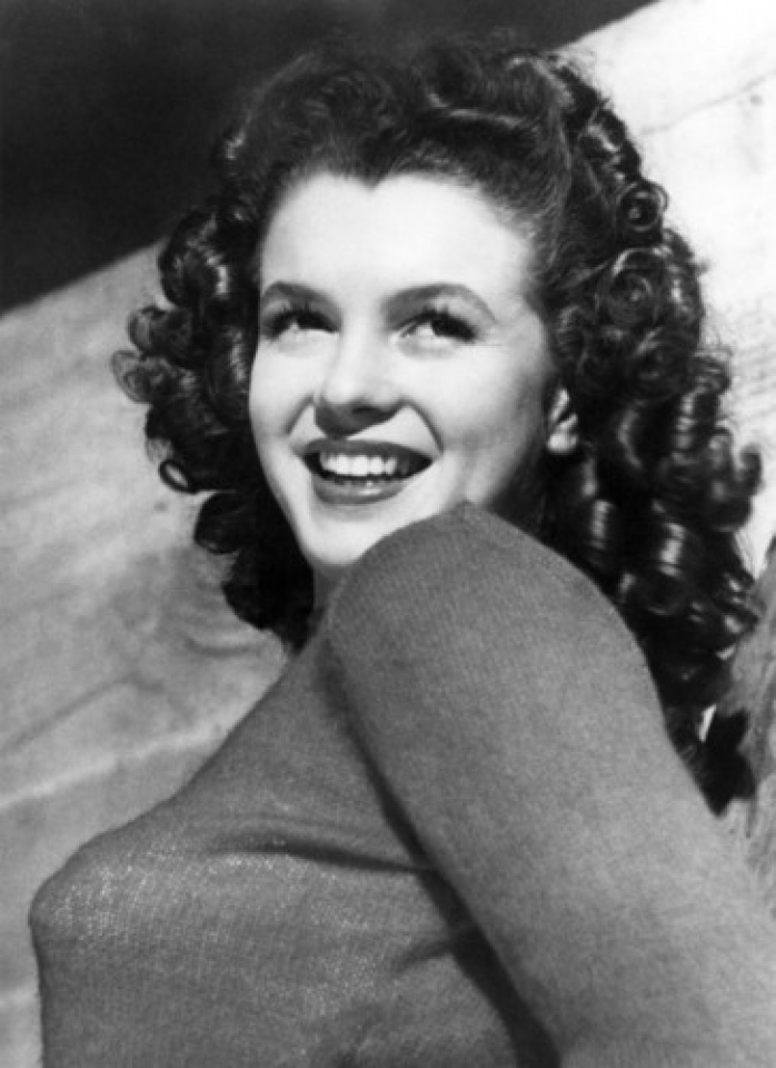 hanh trinh tro thanh bieu tuong sac dep hollywood cua marilyn monroe