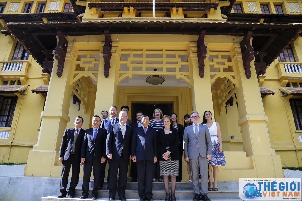 thu truong dang dinh quy tiep bi thu bo ngoai giao va thuong mai australia