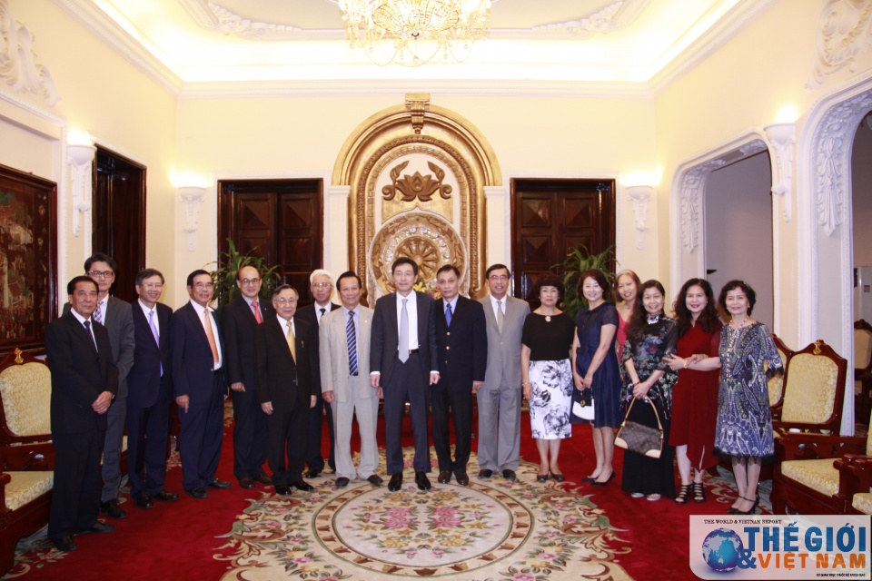 nhip cau dai su trong quan he viet han