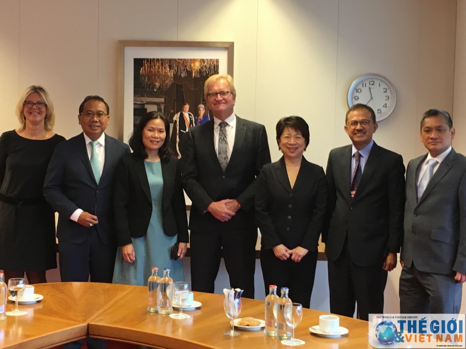 Đại sứ Ngô Thị Hòa gặp làm việc với Chủ tịch VNO - NCW dai su ngo thi hoa gap lam viec voi chu tich vno ncw