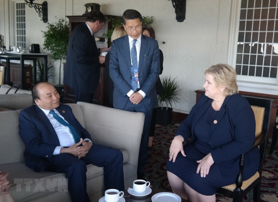 Thủ tướng tiếp xúc song phương với nhiều nhà lãnh đạo bên lề Hội nghị thượng đỉnh G7 thu tuong nguyen xuan phuc tiep xuc song phuong voi hang loat nha lanh dao tai g7