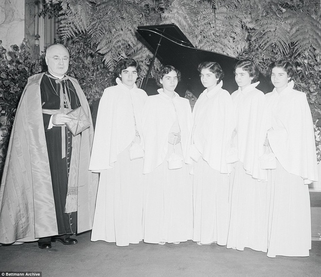 Cuộc đời của 5 chị em sinh 5: Góc nhìn từ người trong cuộc sau 9 thập niên