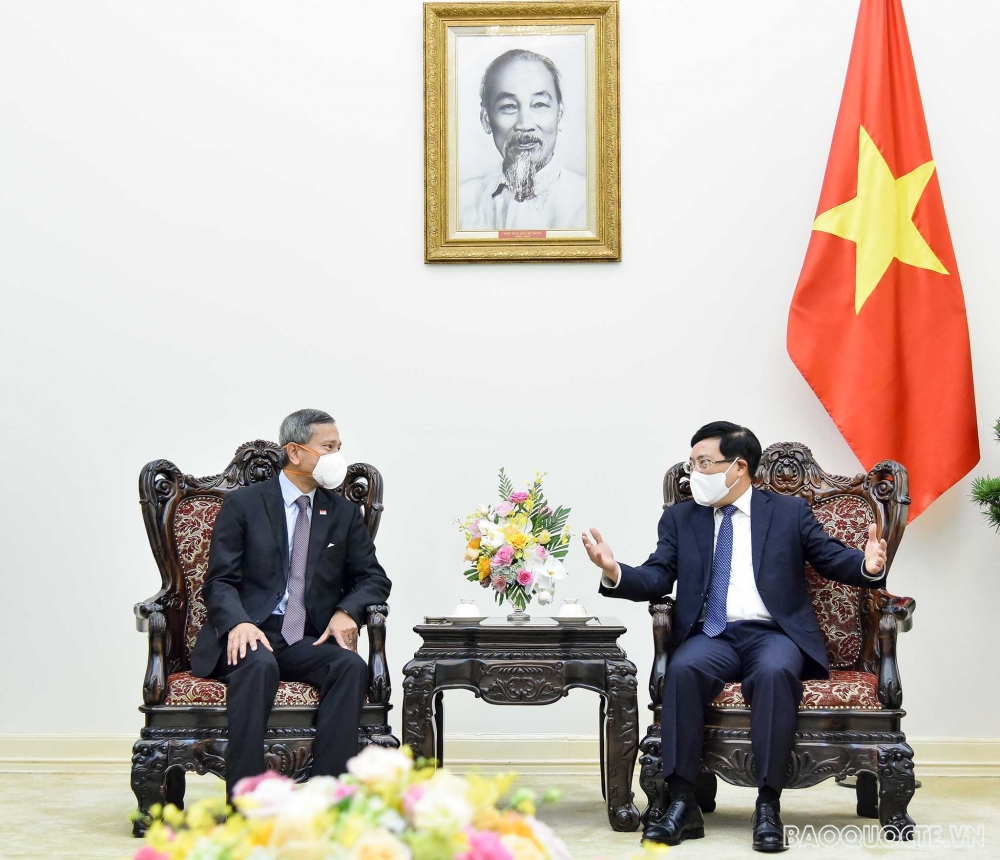 Phó Thủ tướng Phạm Bình Minh tiếp Bộ trưởng Ngoại giao Singapore(Ảnh: Nguyễn Hồng)