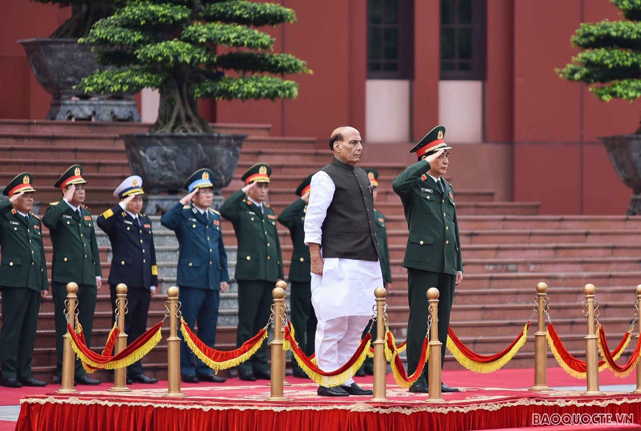 Lễ đón chính thức Bộ trưởng Quốc phòng Ấn Độ