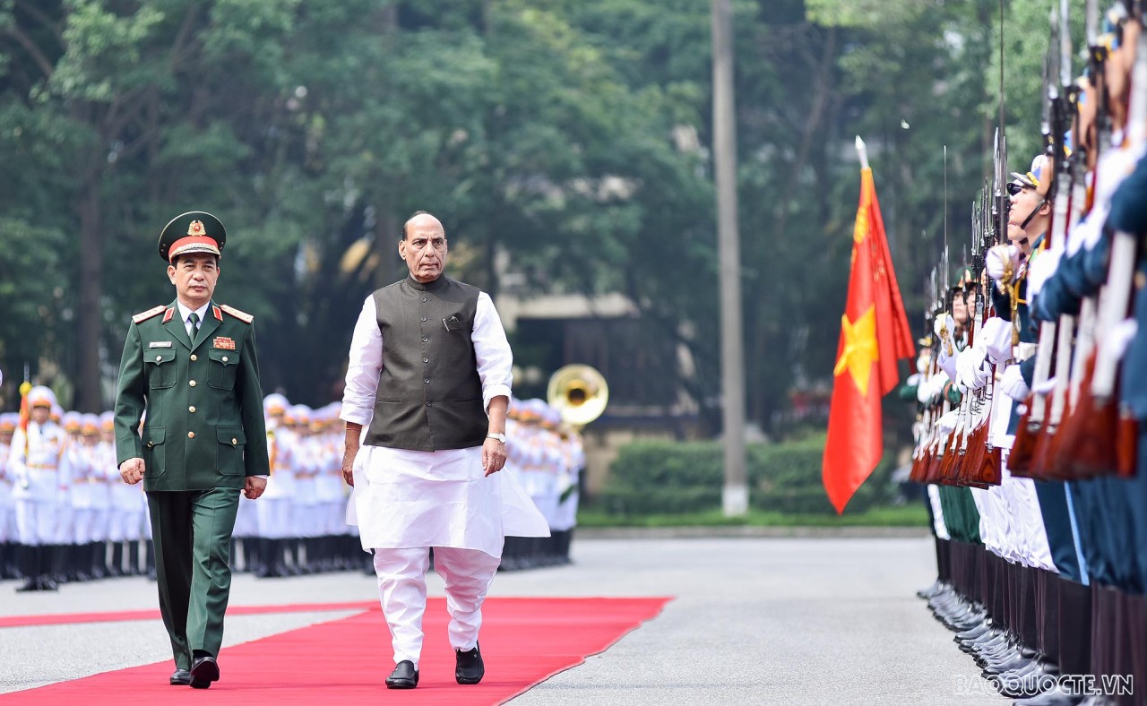 Lễ đón chính thức Bộ trưởng Quốc phòng Ấn Độ