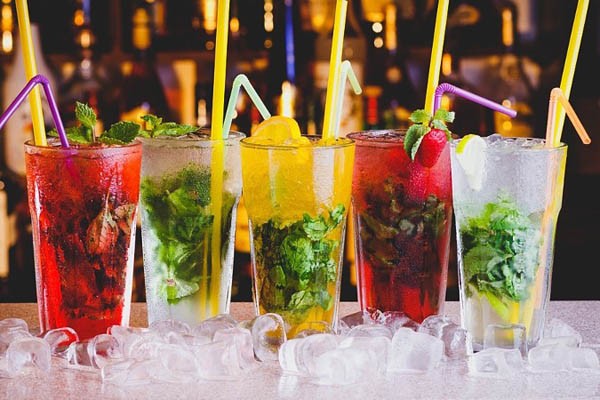 Lưu ý khi uống nước để tránh già nhanh