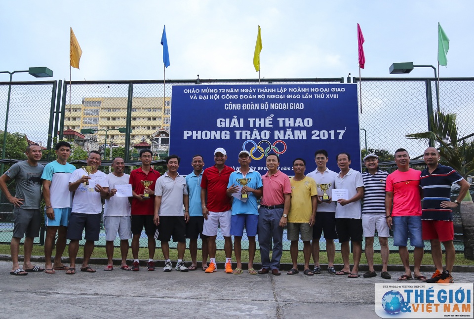 be mac giai the thao chao mung 72 nam nganh ngoai giao