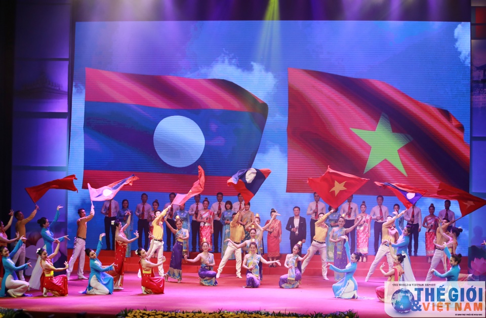 tinh dong chi viet lao la truyen thong quy bau suc manh vo dich