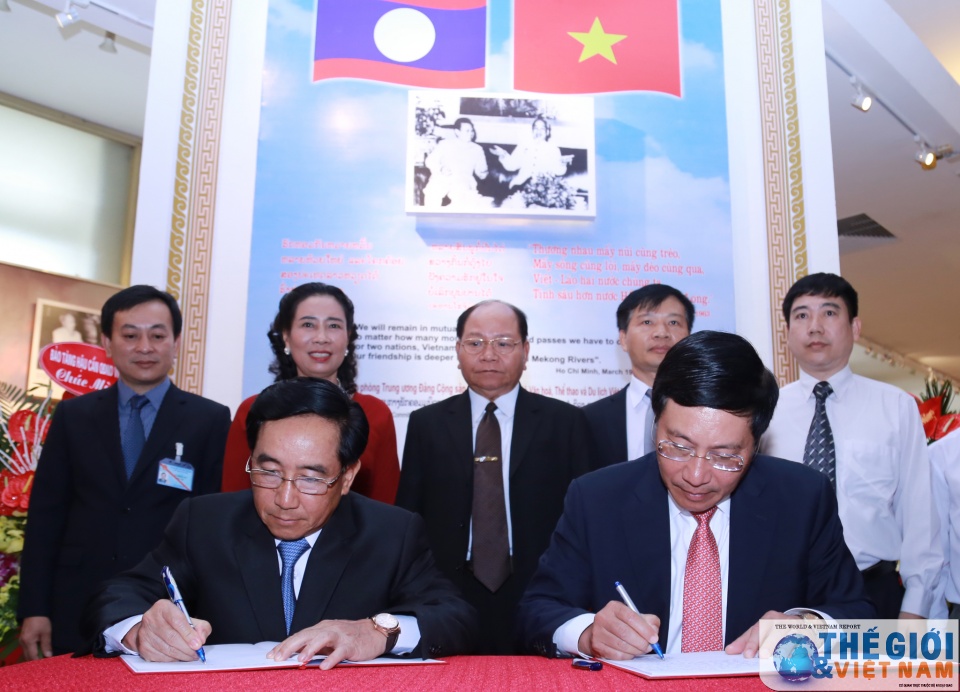 trien lam gan 400 anh tai lieu hien vat va sach ve quan he viet nam lao