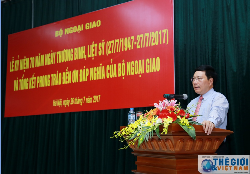 noi theo tam guong cac the he lao thanh cach mang