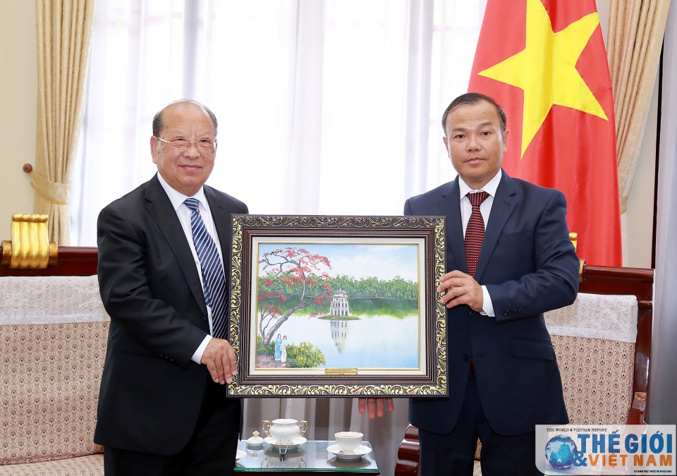 thu truong vu hong nam tiep giao su viet kieu my