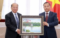 Thứ trưởng Vũ Hồng Nam tiếp Giáo sư Việt kiều Mỹ