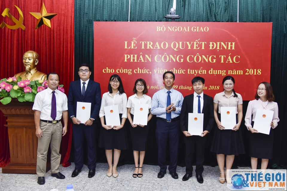 bo ngoai giao trao quyet dinh phan cong cong tac 2018