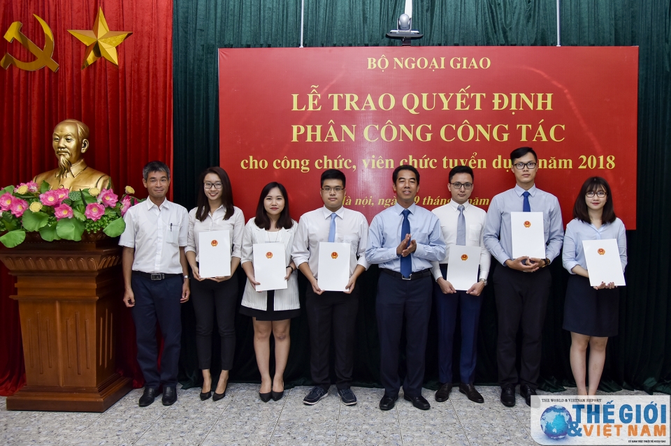 bo ngoai giao trao quyet dinh phan cong cong tac 2018