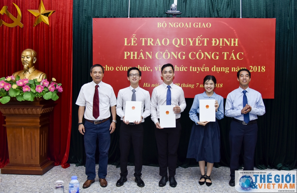 bo ngoai giao trao quyet dinh phan cong cong tac 2018