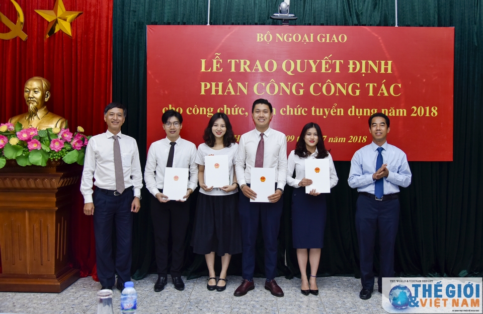bo ngoai giao trao quyet dinh phan cong cong tac 2018
