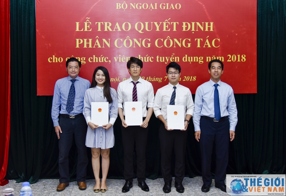 bo ngoai giao trao quyet dinh phan cong cong tac 2018