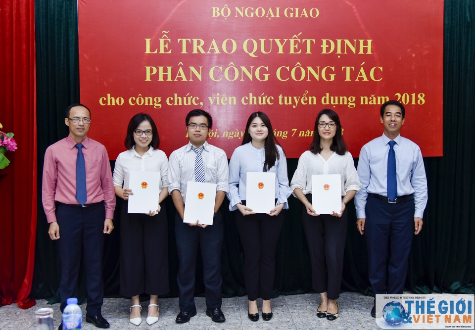 bo ngoai giao trao quyet dinh phan cong cong tac 2018