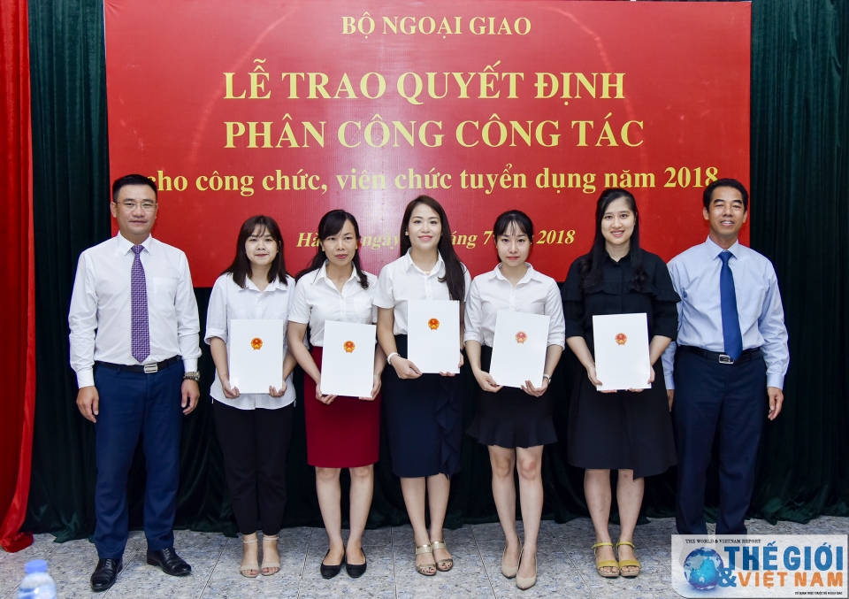 bo ngoai giao trao quyet dinh phan cong cong tac 2018