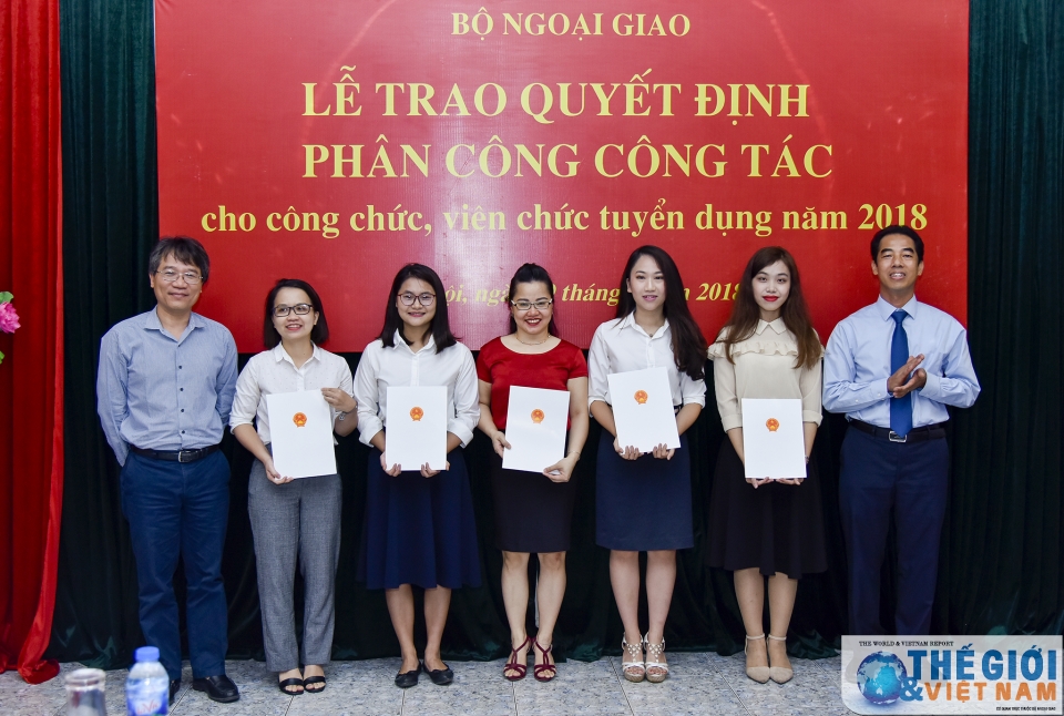 bo ngoai giao trao quyet dinh phan cong cong tac 2018
