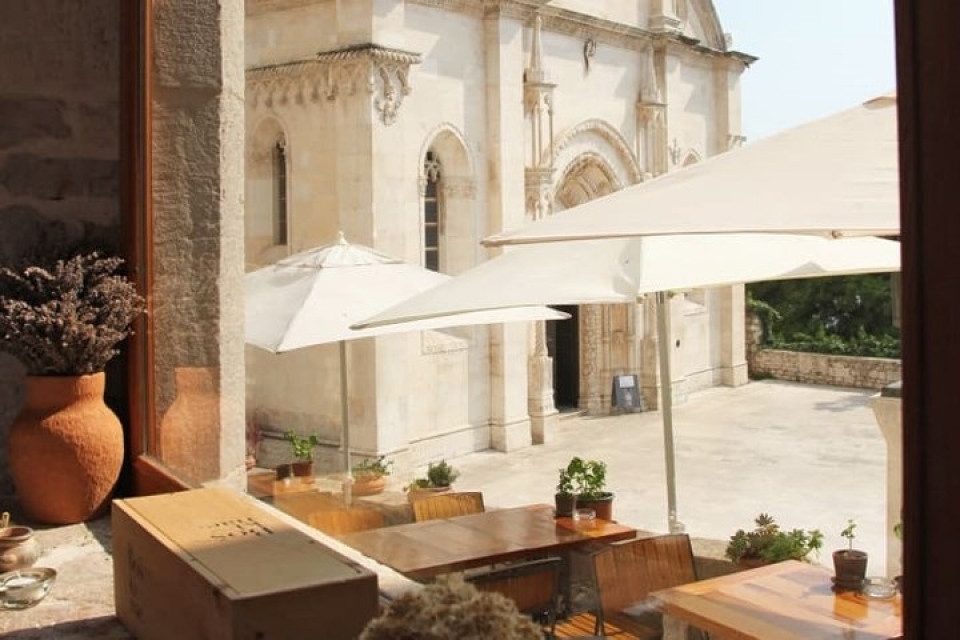 ngo ngang canh dep me hon cua croatia dat nuoc co doi bong cuc manh