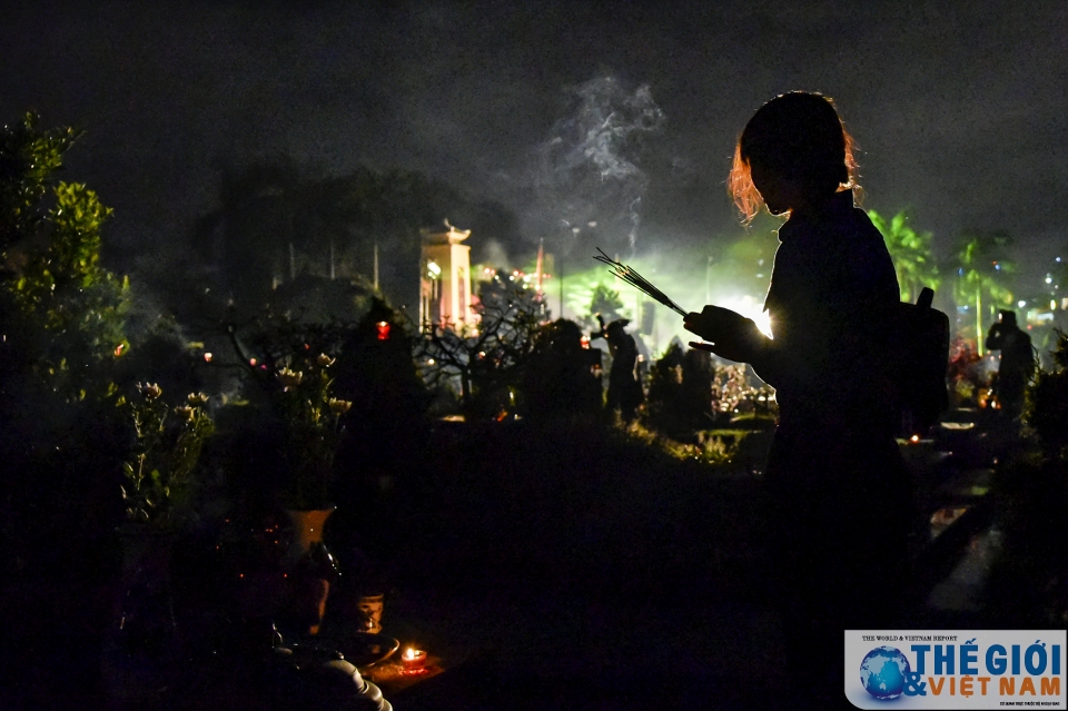 bung sang nghia trang dem tri an cac anh hung liet si
