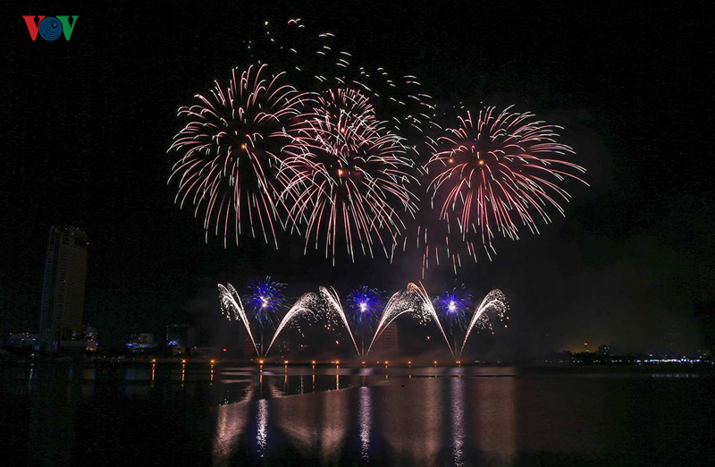 phan lan dang quang le hoi phao hoa quoc te da nang 2019