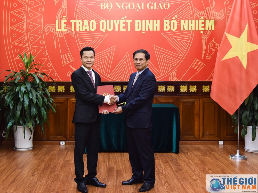 thu truong thuong truc bo ngoai giao bui thanh son trao quyet dinh phan cong dieu dong can bo