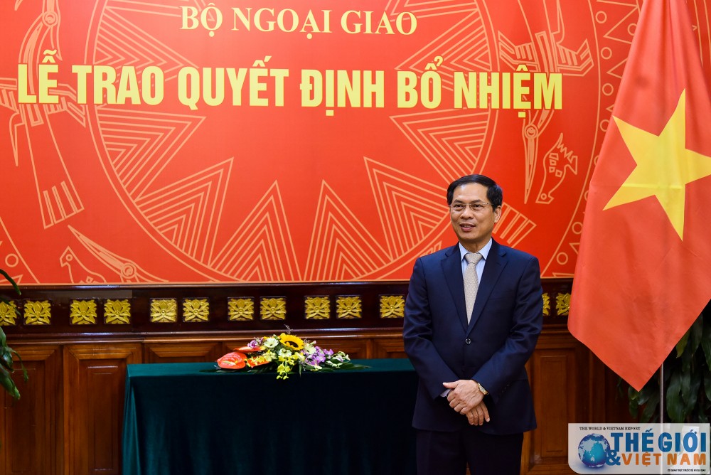 thu truong thuong truc bo ngoai giao bui thanh son trao quyet dinh phan cong dieu dong can bo