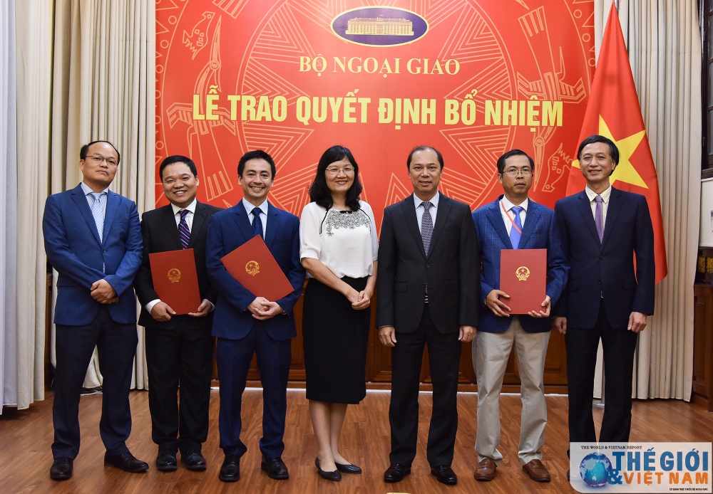 thu truong nguyen quoc dung trao quyet dinh bo nhiem can bo cap vu 3