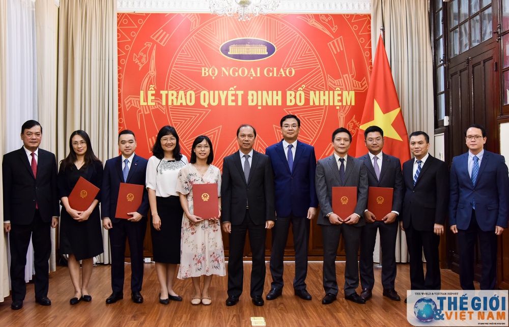 thu truong nguyen quoc dung trao quyet dinh bo nhiem can bo cap vu 5