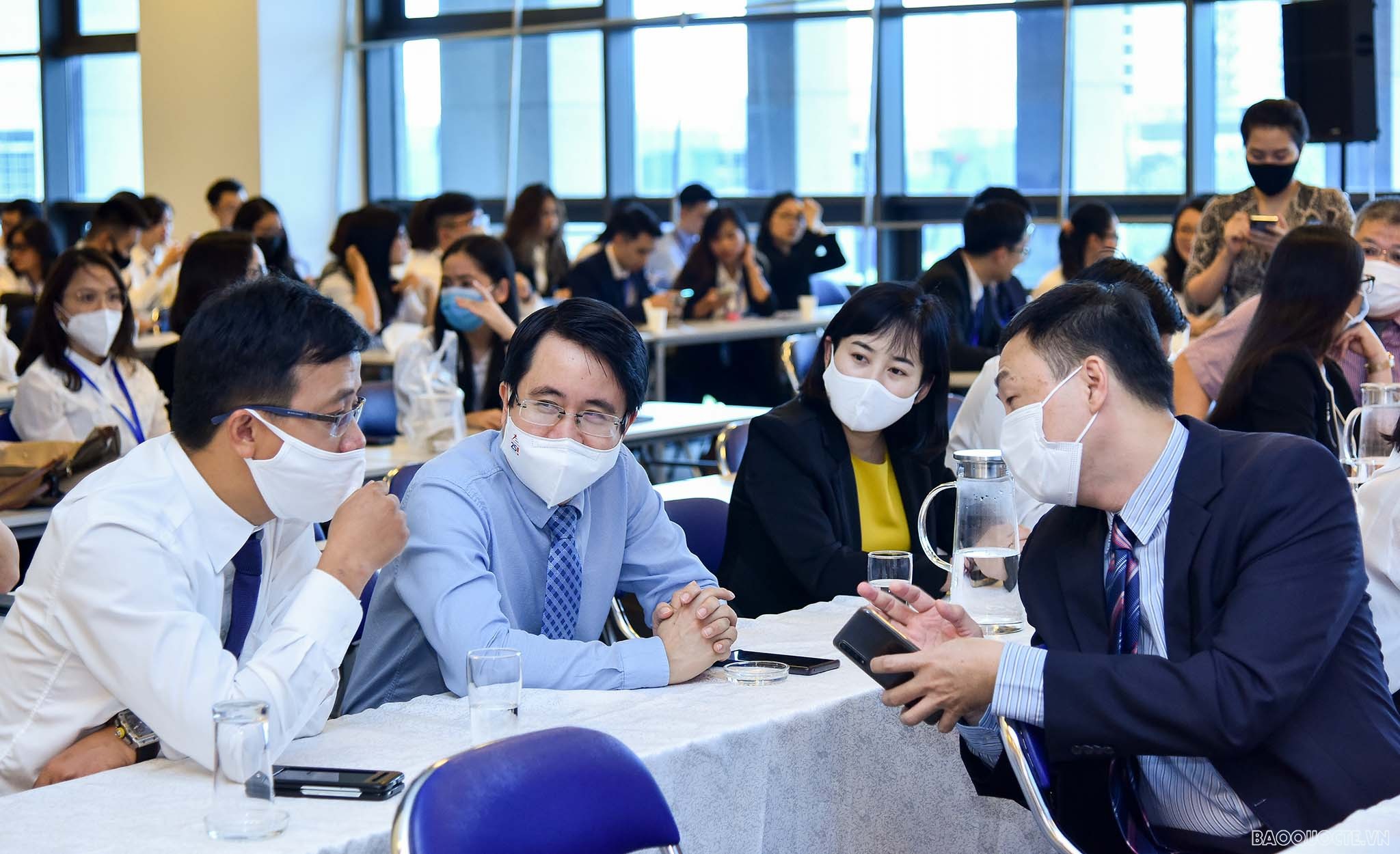 Trao quyết định phân công cho 79 tân cán bộ ngoại giao