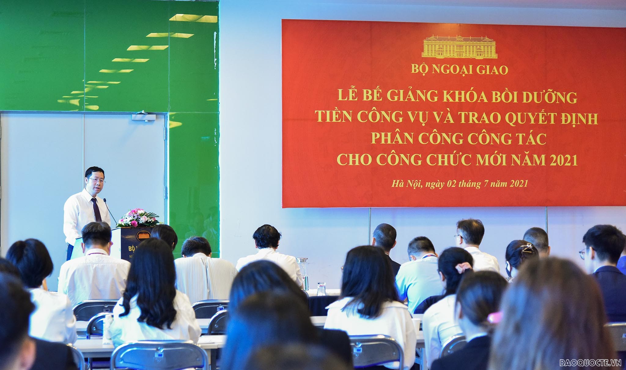 Trao quyết định phân công cho 79 tân cán bộ ngoại giao