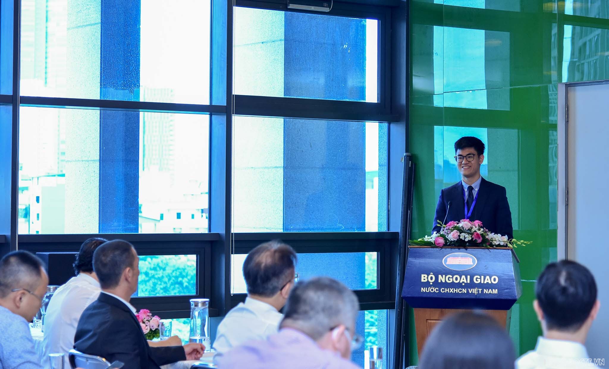 Trao quyết định phân công cho 79 tân cán bộ ngoại giao