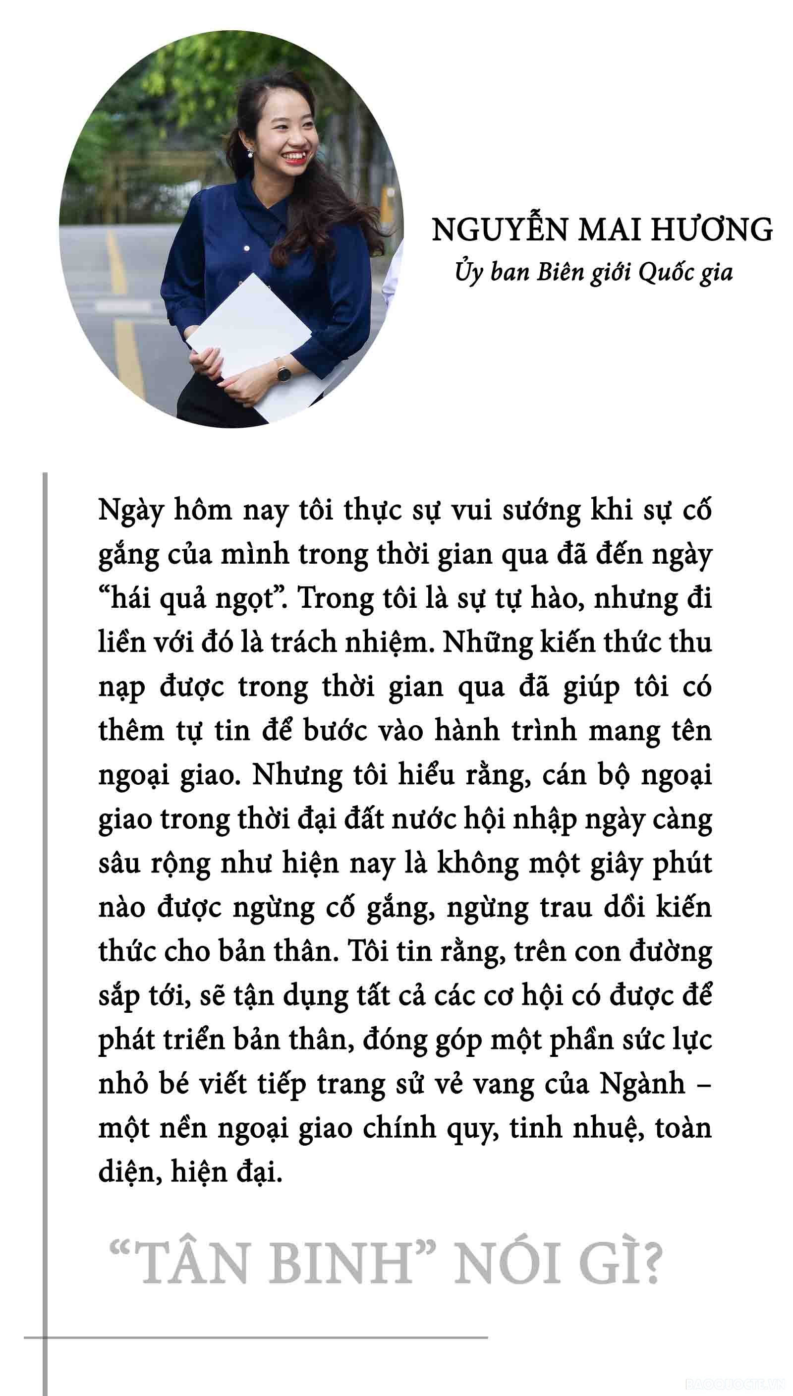 Trao quyết định phân công công tác cho các tân cán bộ ngoại giao