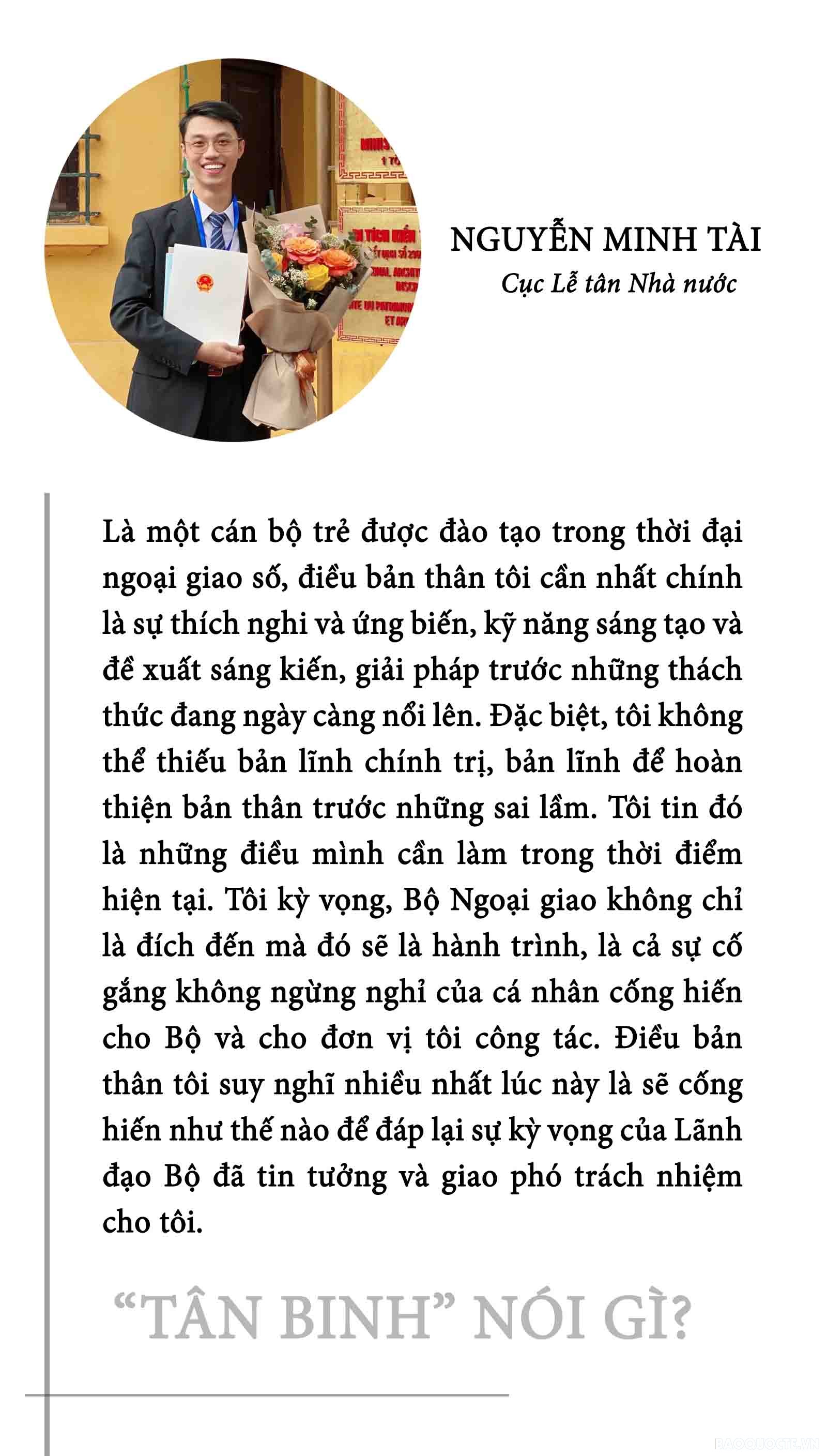 Trao quyết định phân công công tác cho các tân cán bộ ngoại giao