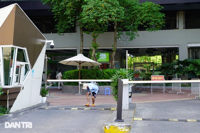 Bệnh nhân L.V.S., nam, sinh năm 1980, địa chỉ tại tòa nhà S1 chung cư Seasons Avenue, có tiền sử làm việc tại khu vực phố Bùi Thị Xuân (Hai Bà Trưng), nơi ghi nhận có nhiềù ca bệnh Covid-19 gần đây.