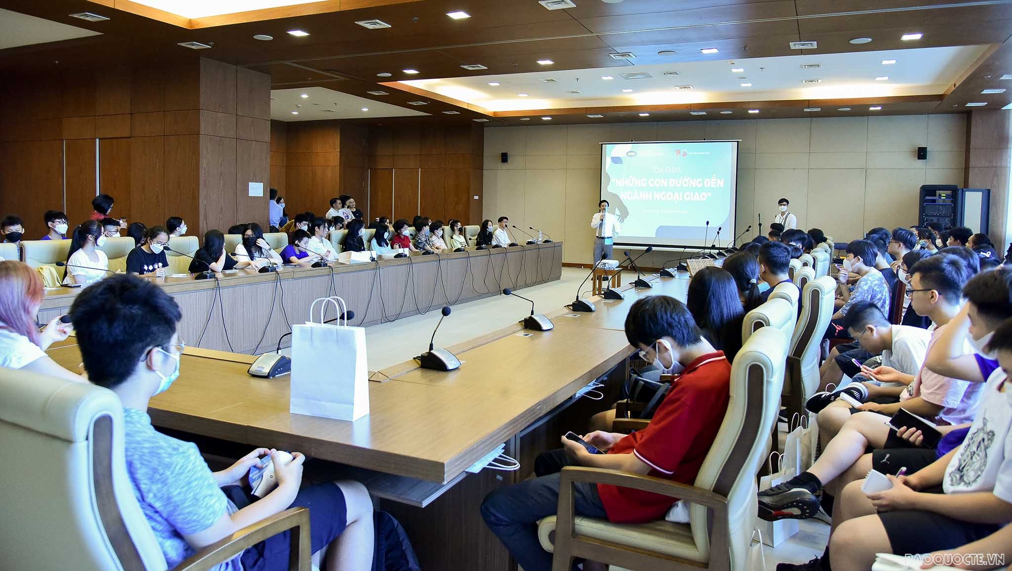 Sôi động ‘Con yêu ngành Ngoại giao’ lần thứ 3