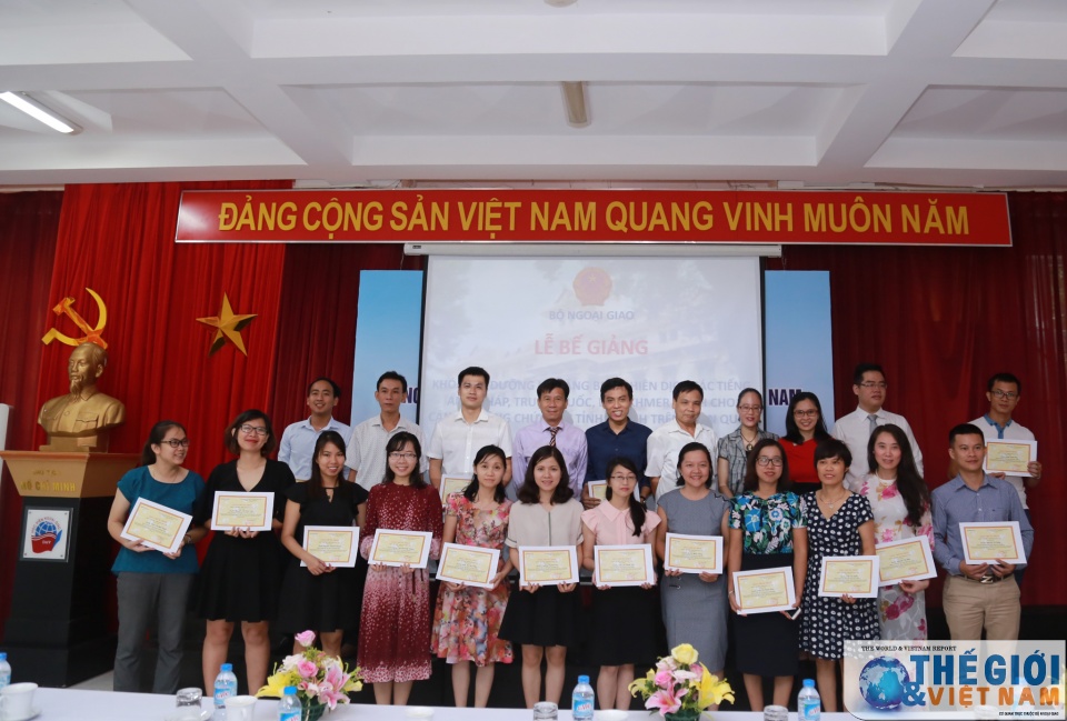 be giang khoa boi duong ky nang bien phien dich 2017