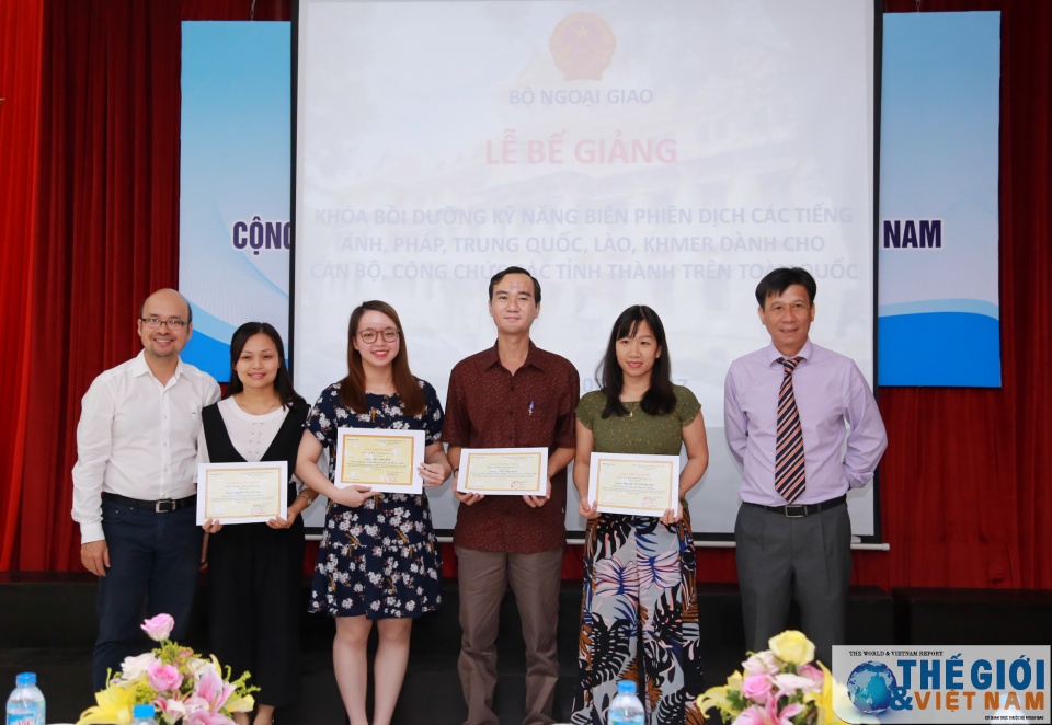 be giang khoa boi duong ky nang bien phien dich 2017