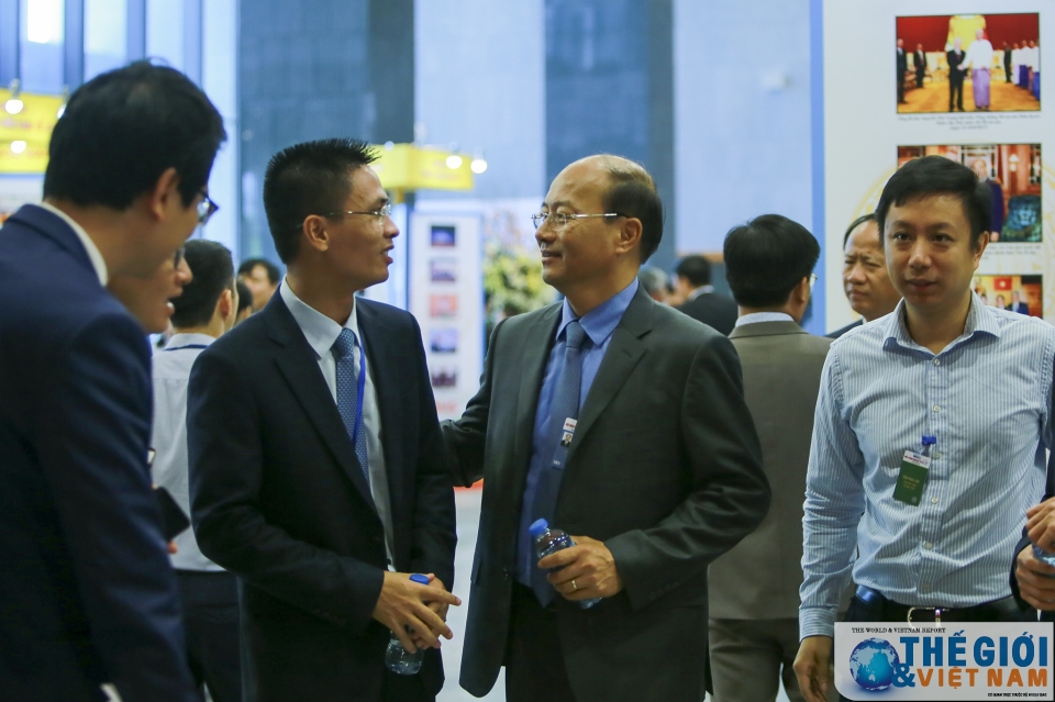 nhung hinh anh ben le hoi nghi ngoai vu lan thu 19