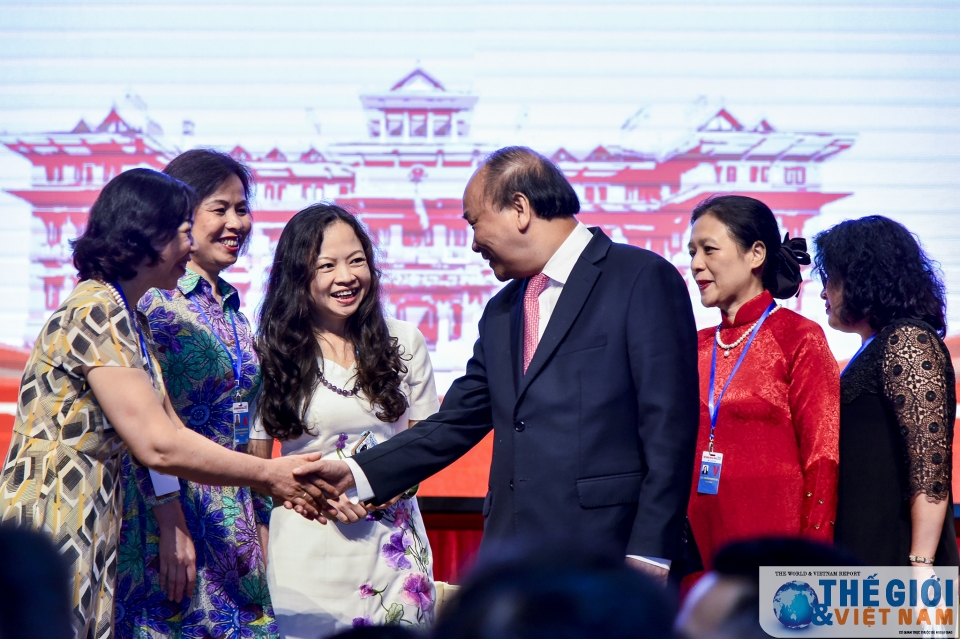 Thủ tướng Nguyễn Xuân Phúc: "Ngành ngoại giao cần chú trọng đến ba nhân tố lớn" thu tuong nguyen xuan phuc nganh ngoai giao can chu trong den ba nhan to lon