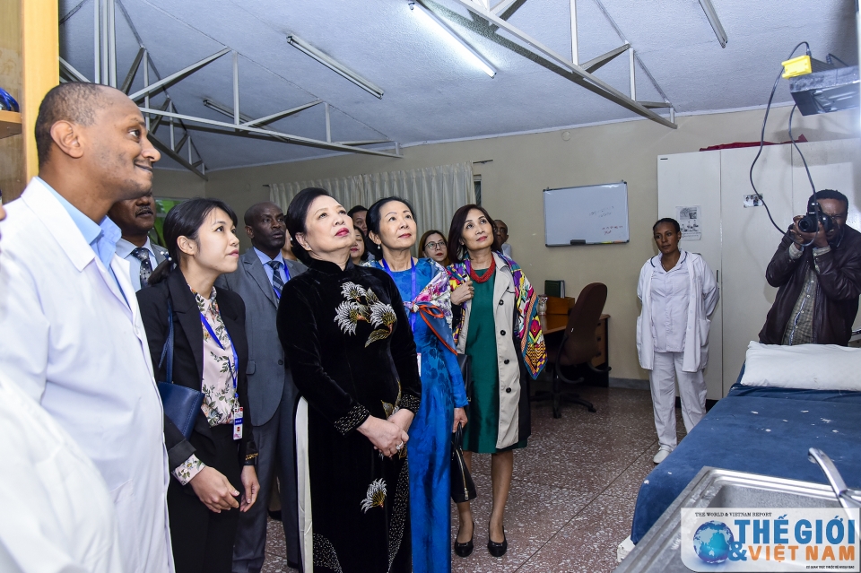 phu nhan chu tich nuoc tham noi dieu tri benh ro sau sinh cho phu nu ethiopia