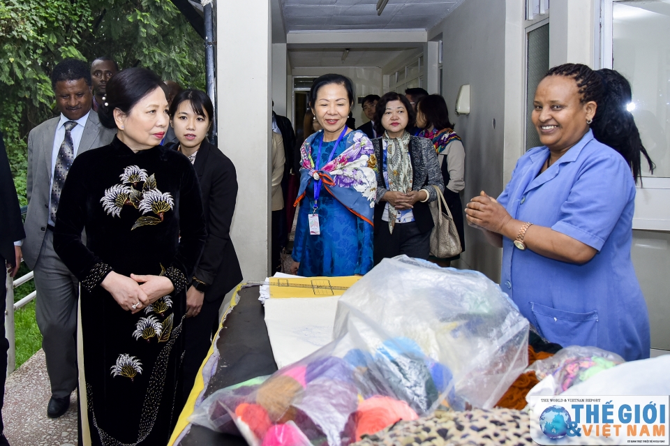 phu nhan chu tich nuoc tham noi dieu tri benh ro sau sinh cho phu nu ethiopia