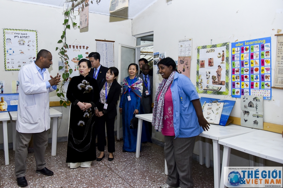 phu nhan chu tich nuoc tham noi dieu tri benh ro sau sinh cho phu nu ethiopia